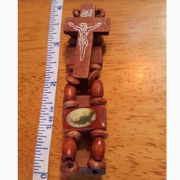 Religious wood cross necklace & bracelet pre owned - Picture 8 of 10